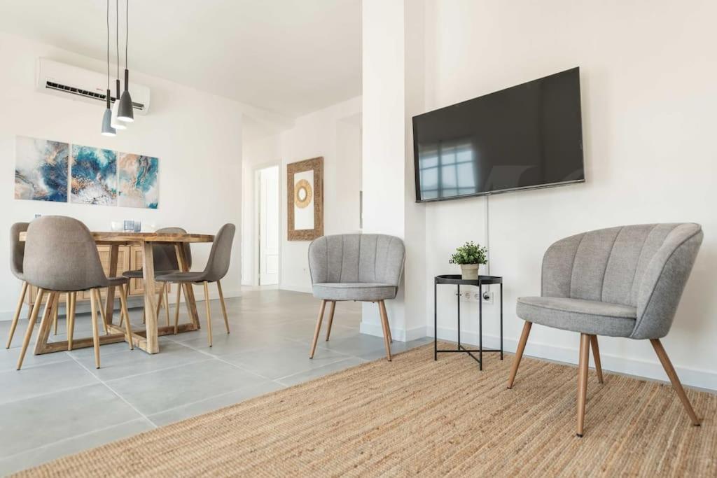 Sunlit & Fresh Apartment - Center By Rems Málaga Exteriör bild