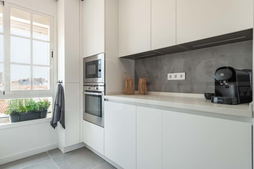 Sunlit & Fresh Apartment - Center By Rems Málaga Exteriör bild